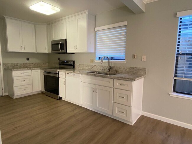 Foto del edificio - Nice Roseville home