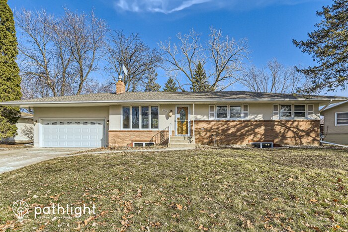Foto principal - 3068 Lydia Court, Roseville, MN, 55113