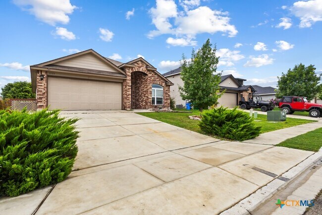 Building Photo - 1533 Redbridge Dr