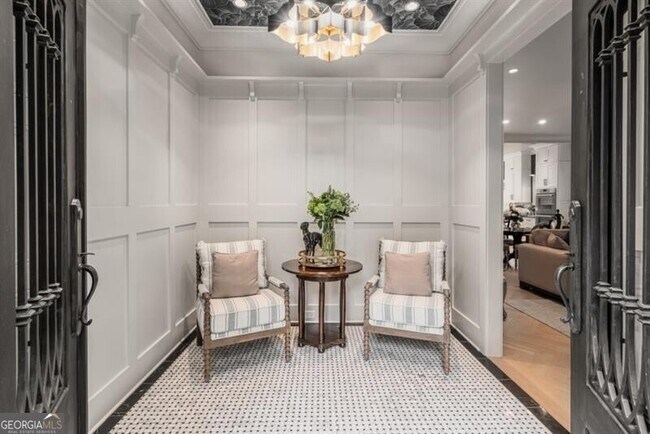 Building Photo - 407 8th St NE