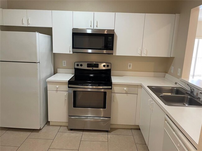 Building Photo - 13215 Villa Vista Dr