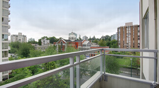 Building Photo - 1465 W 12th Ave