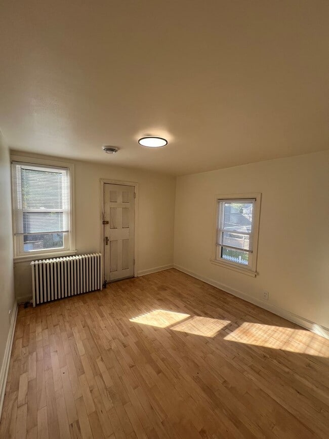 Building Photo - 1511 Oregon St