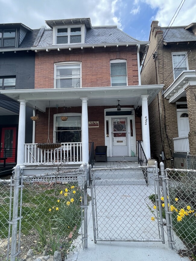 Foto del edificio - 4224 8th St NW