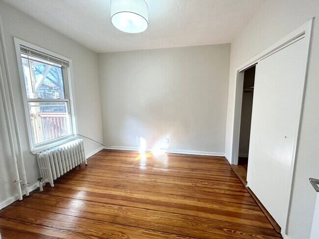 Foto del edificio - 153 E Cottage St