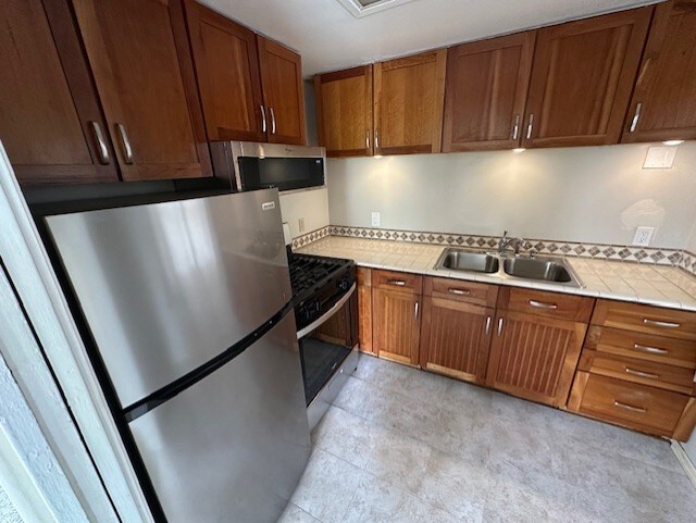 Foto del edificio - 4226 Wilson Ave