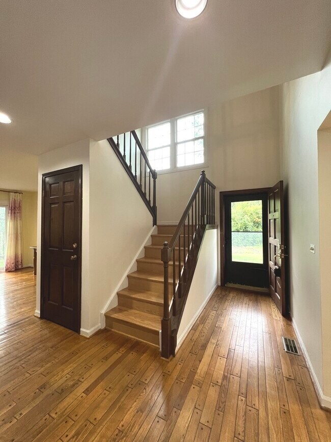 Foto del edificio - 125 Camden Ct