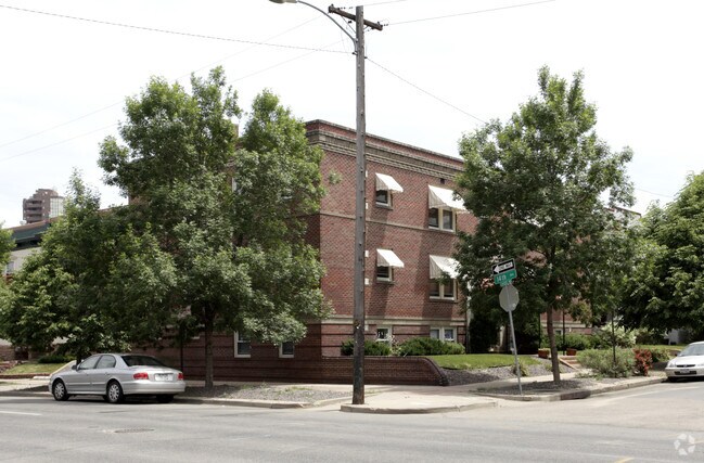 Building Photo - 1372 Marion St