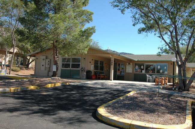 Foto del edificio - Superior Arboretum Apartments