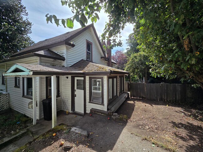 Building Photo - 125 S Cambrian Ave