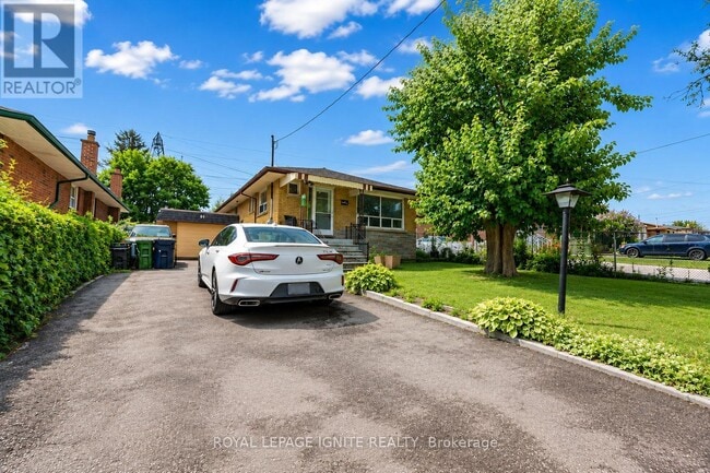 Building Photo - 61 Jarwick Dr