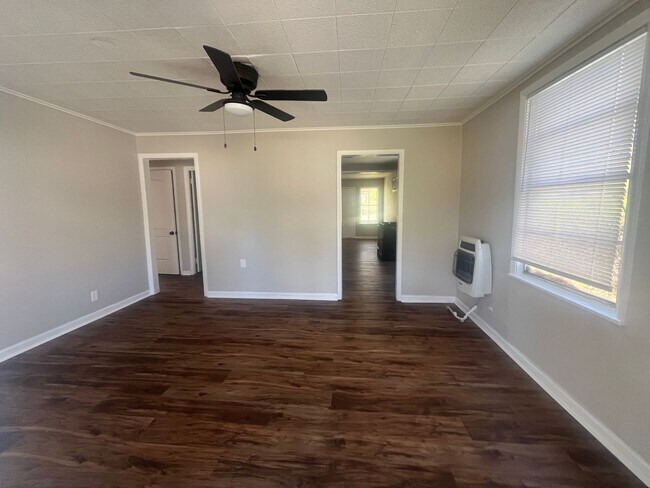 Foto del edificio - Freshly remodled 3 BR 1 Bath home