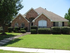 Building Photo - 2812 Gambel Ln