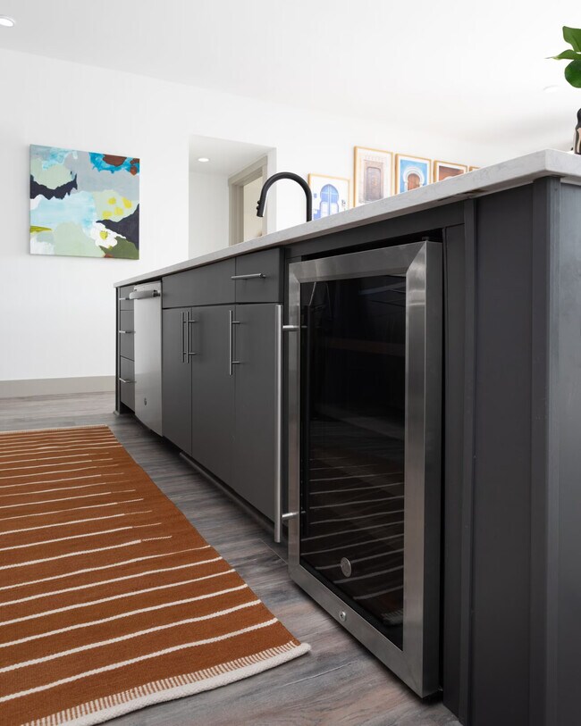 Foto del edificio - Move-in Special: $0 Fees + $1000 Off!