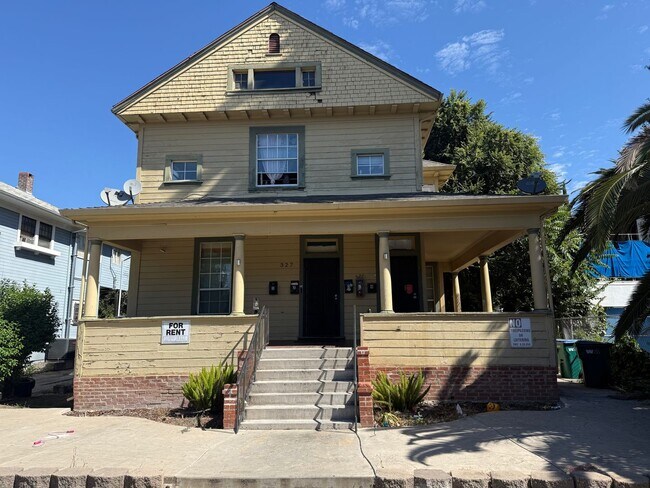 Foto del edificio - 327 E Acacia St