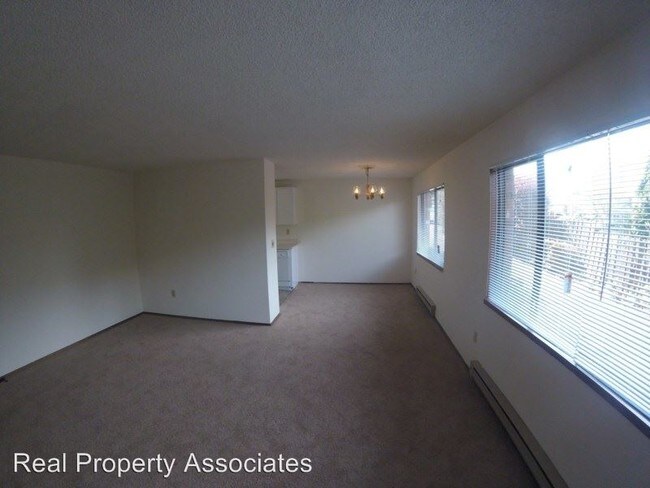 Building Photo - 527 Forsyth Ln