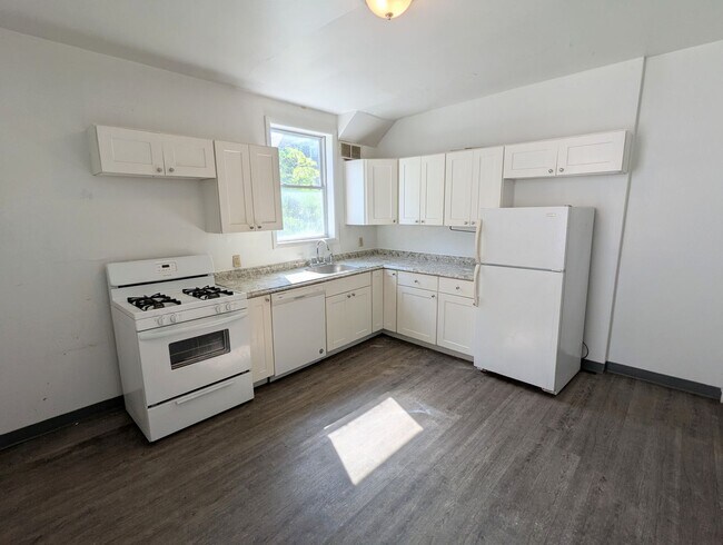 Foto del edificio - 3 Bedroom 1 Bathroom Single Family Home wi...