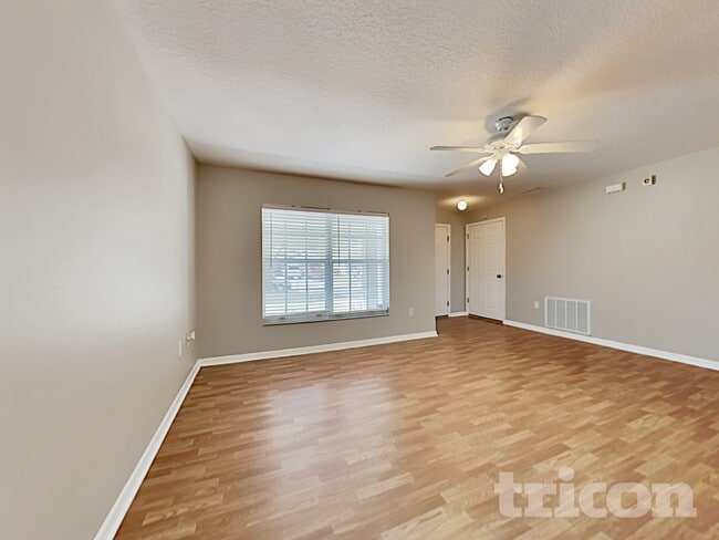 Foto del edificio - 10211 Summerview Cir