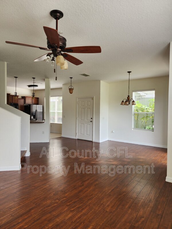 Foto del edificio - 1535 Broken Oak Dr