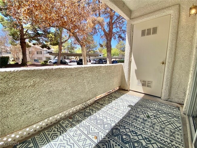 Building Photo - 3083 Key Largo Dr