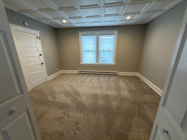 Living Room - 119 E Raspberry St