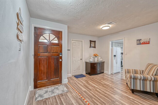 Foto del edificio - 11618 Corona Ln