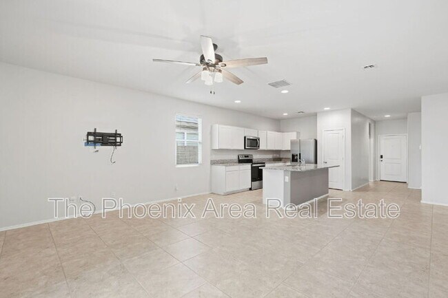 Foto del edificio - 7815 West Riverside Avenue