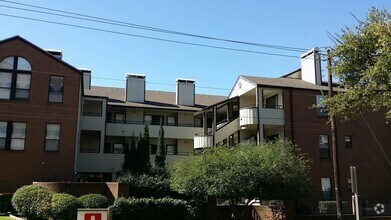 Building Photo - 2905 Swisher St