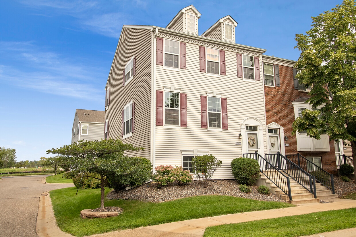 13888 Ironstone Trl NW, Ramsey, MN 55303 Townhome Rentals in Ramsey