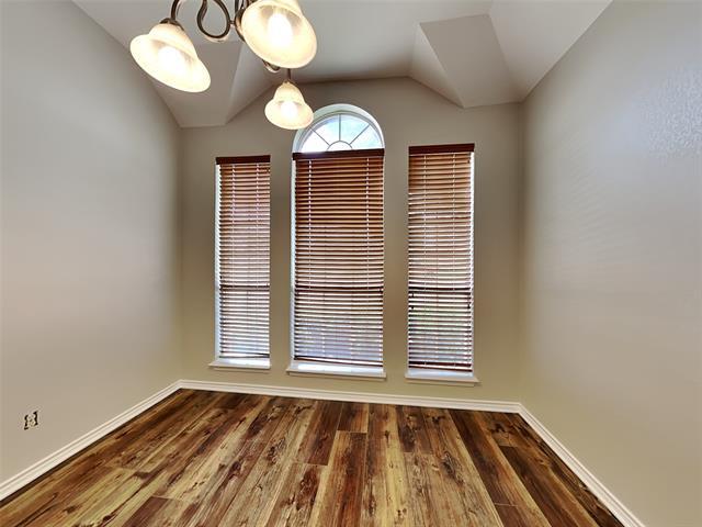 Building Photo - 2209 Chapman Dr