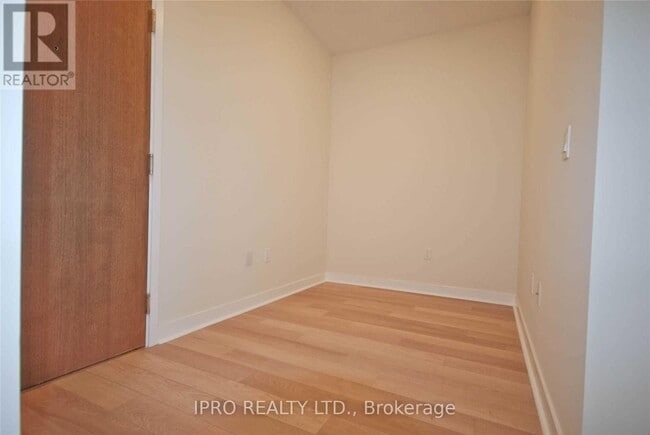 Building Photo - 3975-3975 Grand Park Dr