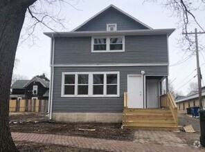 Building Photo - 406 W Main St