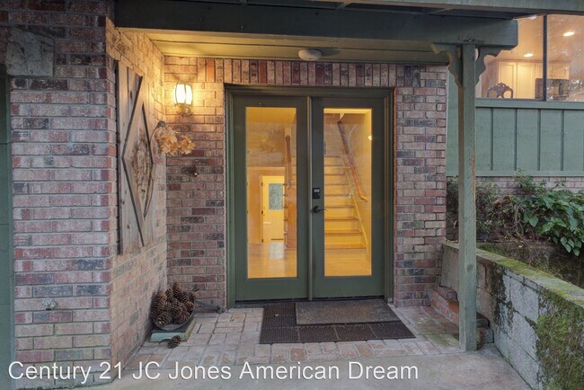 Building Photo - 3 br, 2.5 bath House - 225 Burnette Road
