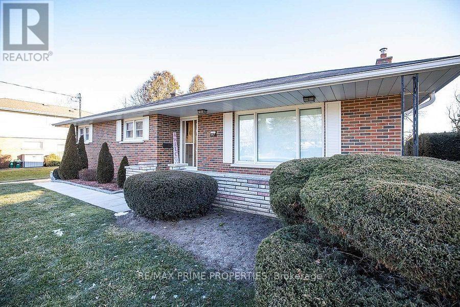 Photo principale - 97 Elizabeth Cres S