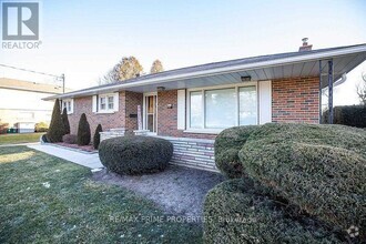 Building Photo - 97 Elizabeth Cres S