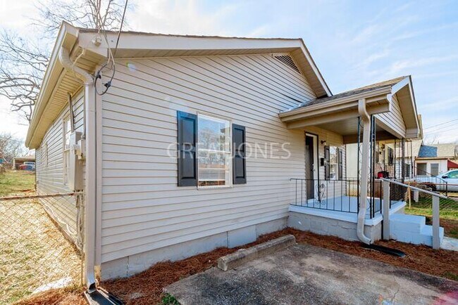 Foto del edificio - 2205 Powderly Ave SW