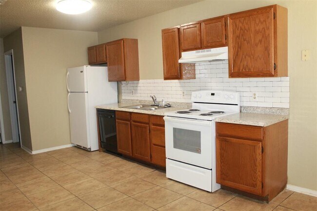 Building Photo - 8511 Justin Pl