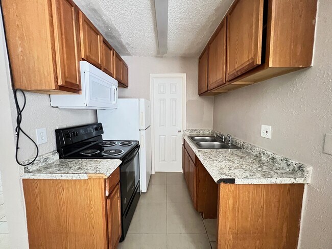 Foto del edificio - 14039 Eagle Pass St