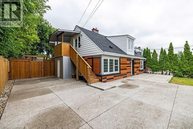 Photo du bâtiment - 2015 Leighland Rd