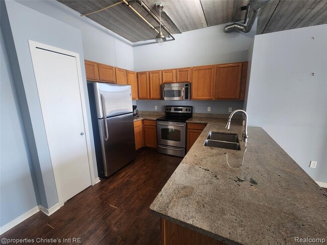 Building Photo - 66 Winder St