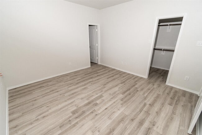 Building Photo - 17347 Desmond St