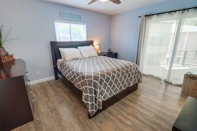 Building Photo - 3856 Loma Alta Dr