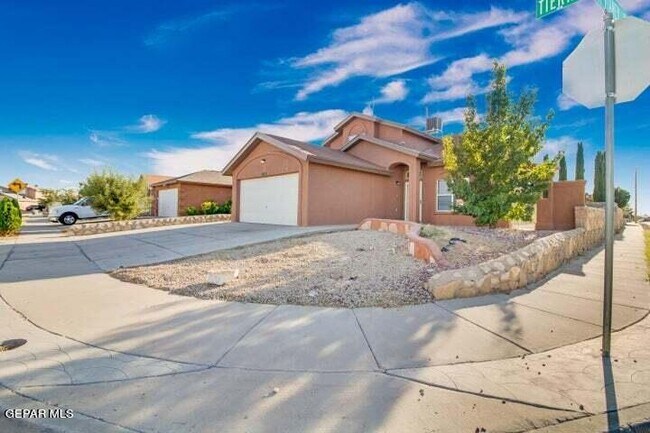 Building Photo - 4025 Tierra Morena Dr