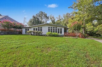 Building Photo - 122 Warbonnet Dr