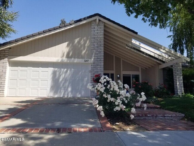 Foto del edificio - 3287 W Sierra Dr