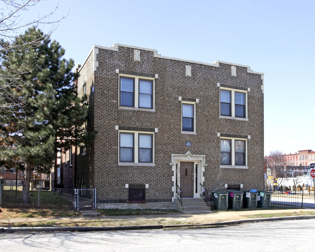 Building Photo - 4100-4106 Blaine Ave