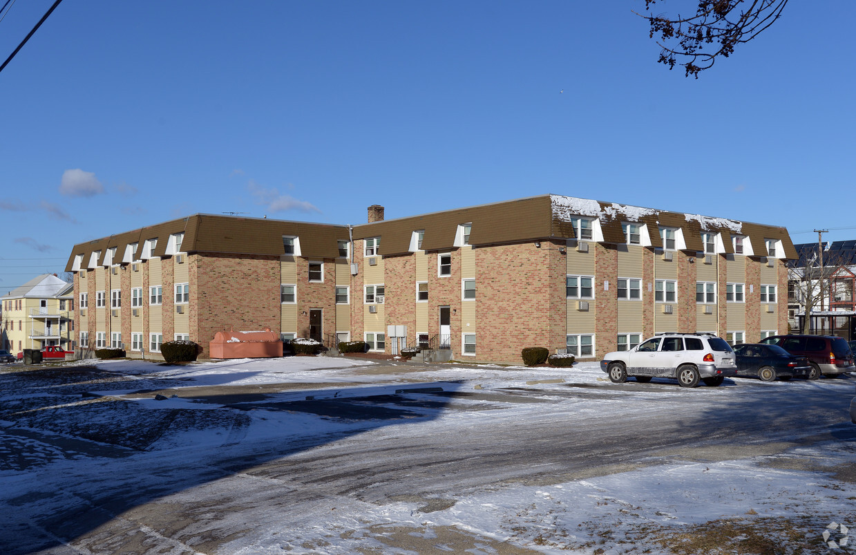 Primary Photo - Springview Apartments