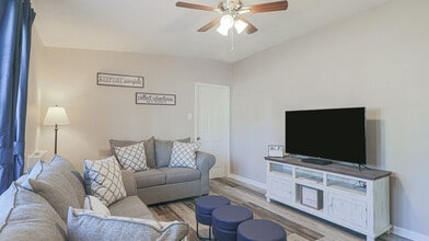 Building Photo - 1806 Curcor Dr