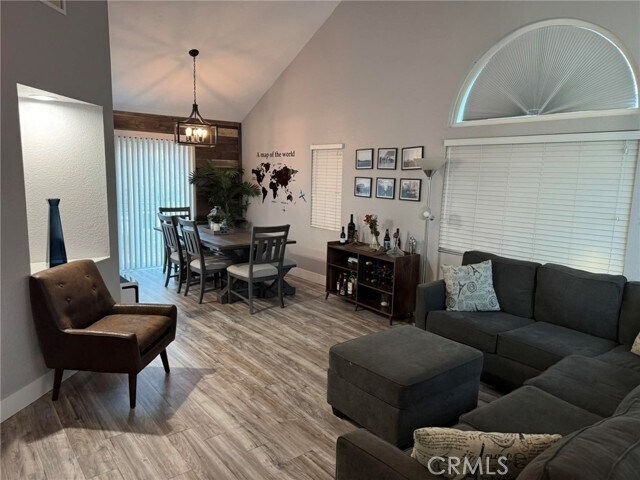 Foto del edificio - 14755 Weeping Willow Ln