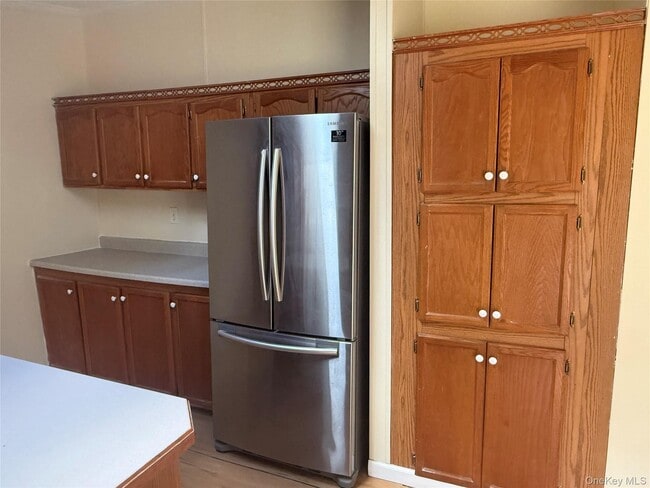 Building Photo - 68 Shinhollow Rd